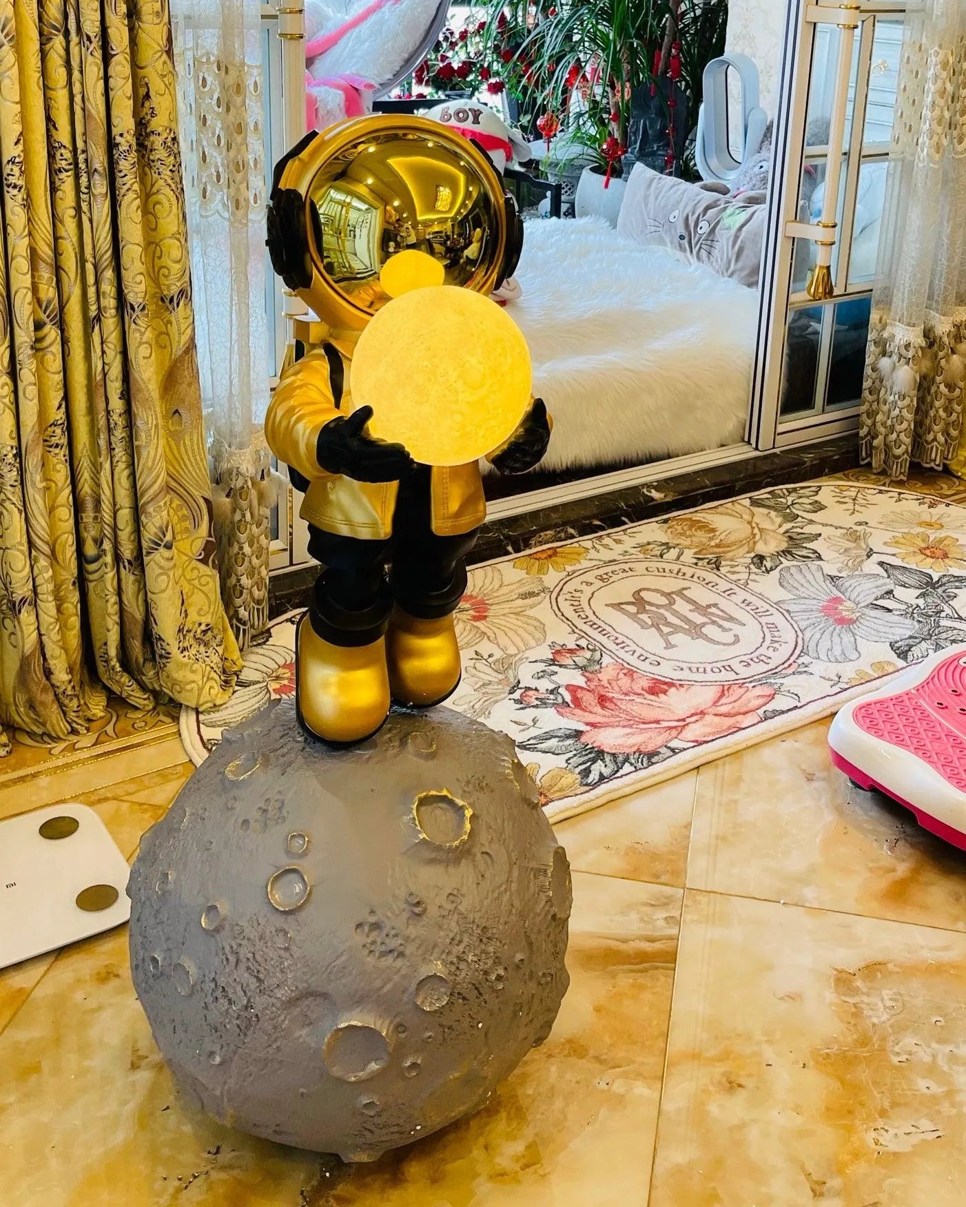 Diver Astronaut Floor Lamp - Auraolight