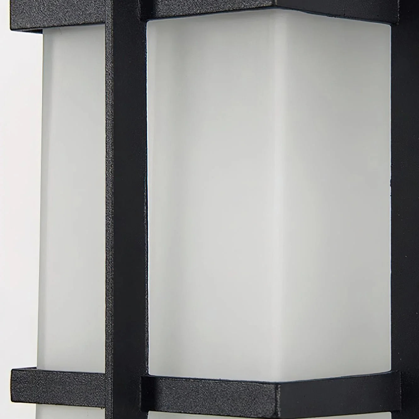Madison Lantern Outdoor Wall Lamp - Auraolight