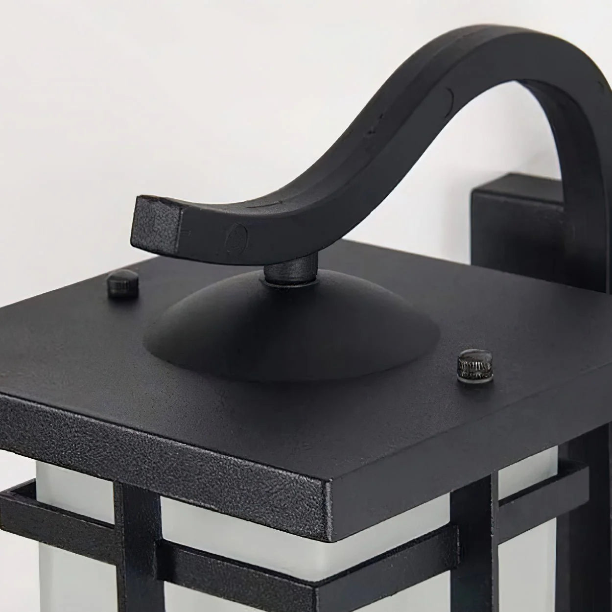 Madison Lantern Outdoor Wall Lamp - Auraolight