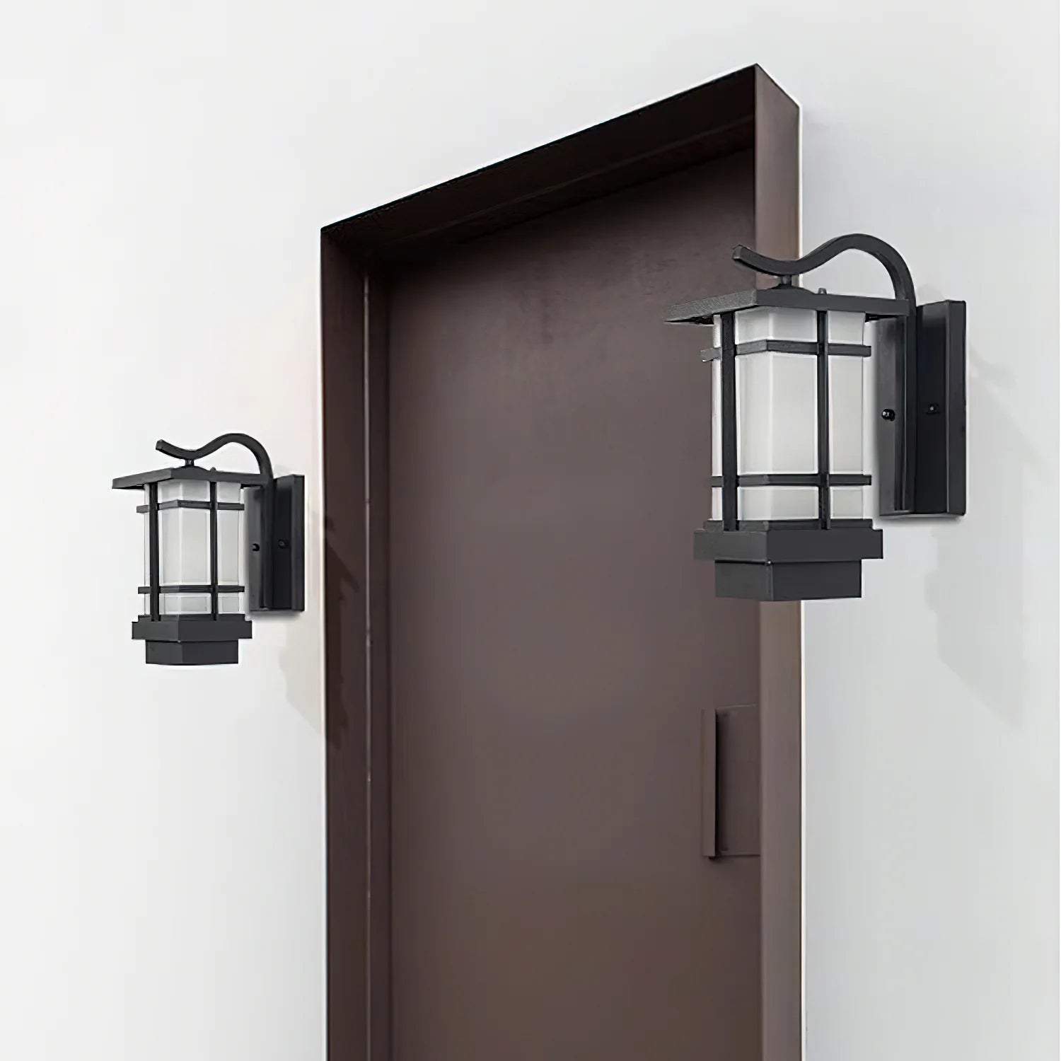 Madison Lantern Outdoor Wall Lamp - Auraolight