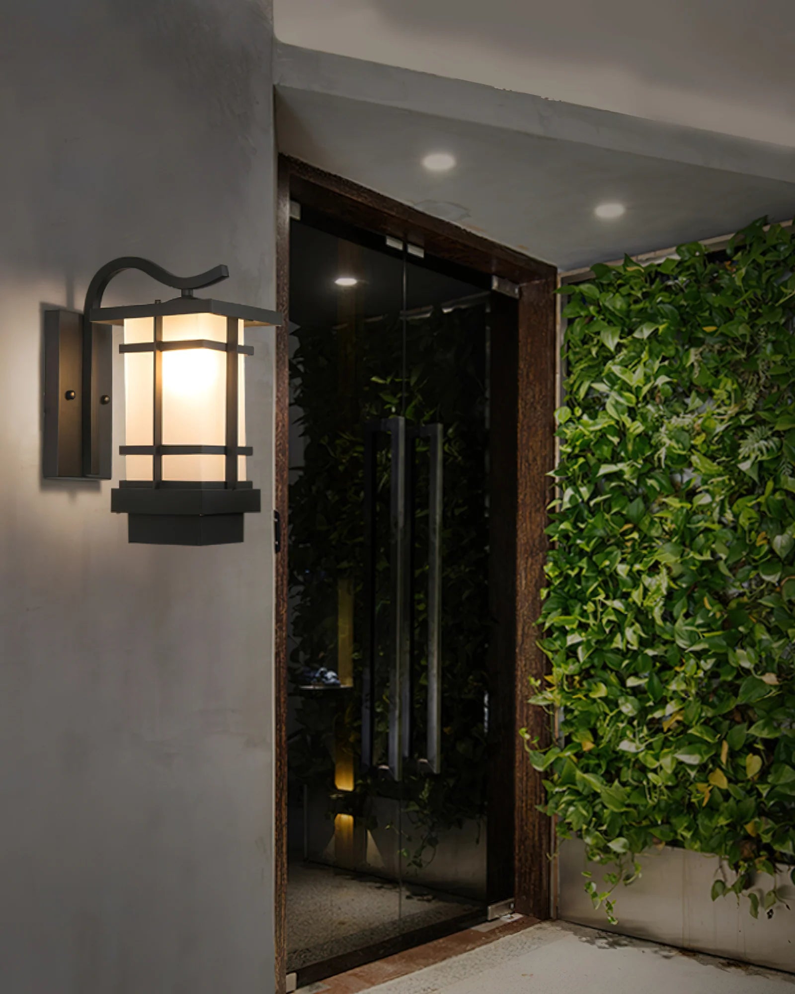 Madison Lantern Outdoor Wall Lamp - Auraolight
