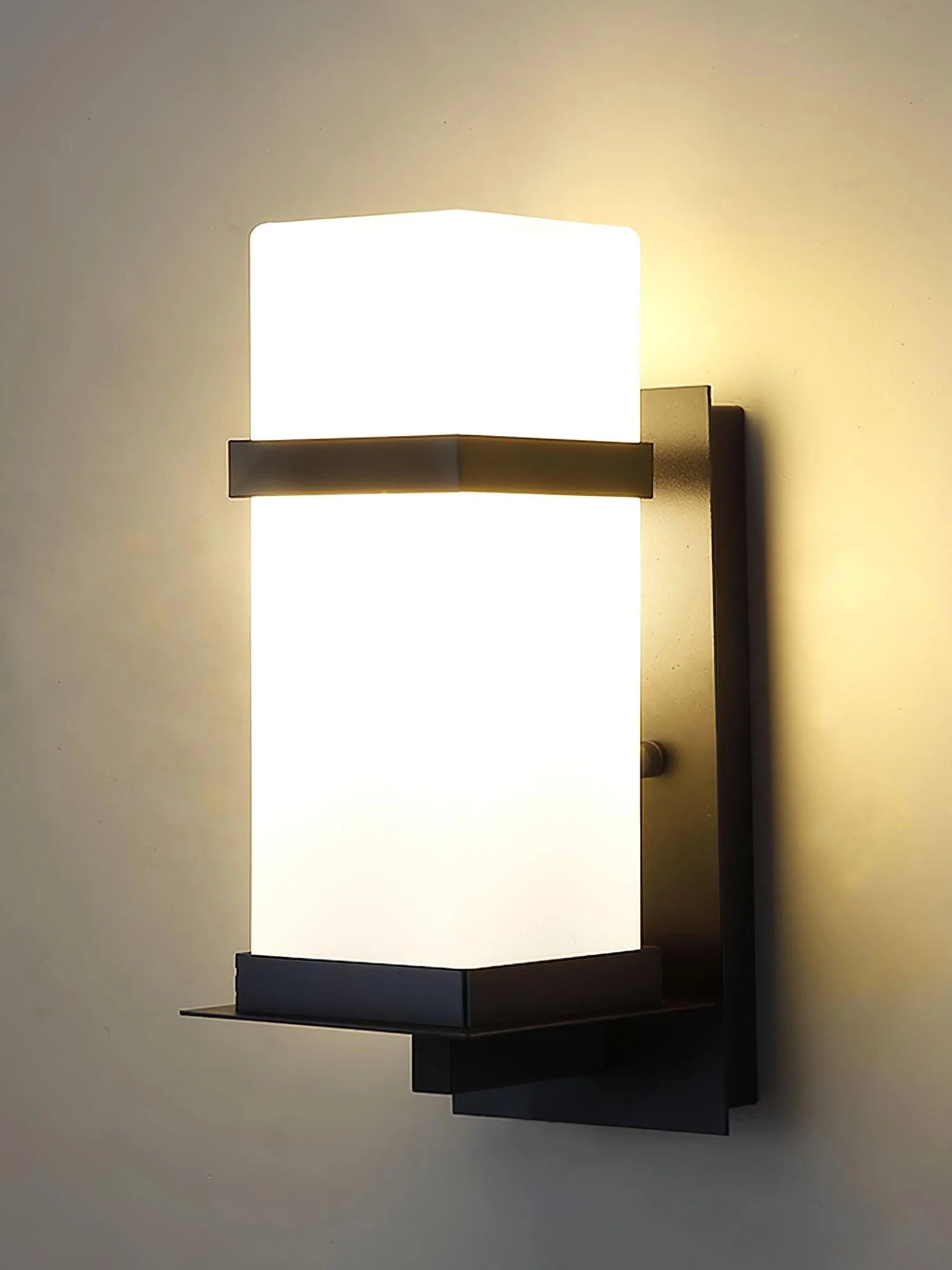 Mcdade Outdoor Wall Light - Auraolight